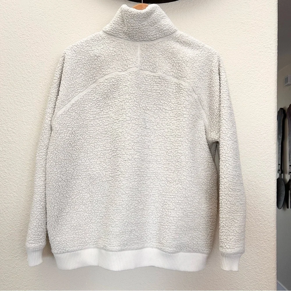 Athleta Tugga Jacket fleece full zip white, large zippered pockets